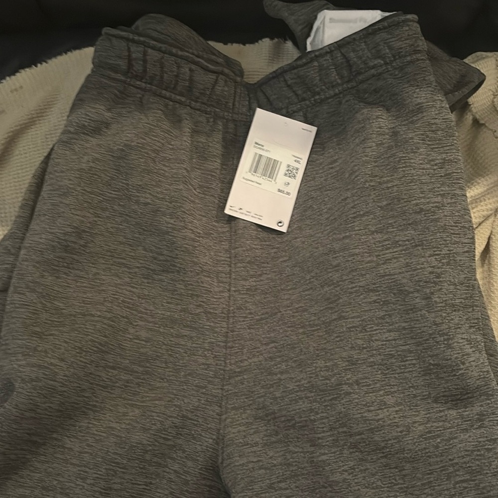 Nike standard fit men’s 4x charcoal grey jogging pants